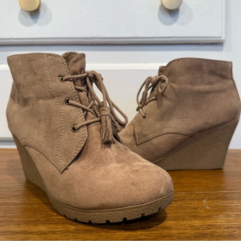 Mia Bailey nude/tan suede wedge booties 7.5